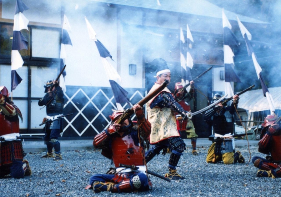 五葉山火縄銃鉄砲隊演習見学体験 | さんりく旅しるべ 〜いわて三陸観光